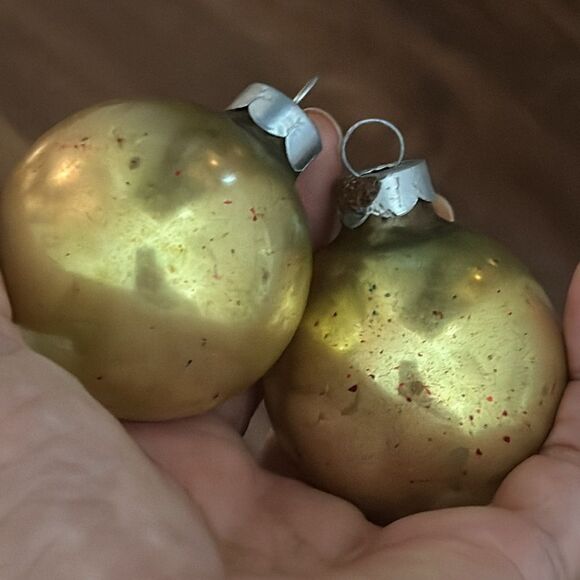 Vintage lot of 5 glass ball Christmas tree ornaments - Picture 4 of 6